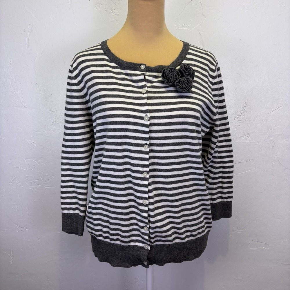 Old Navy Woman's Button Up Sweater Size L Grey White Striped 100% Cotton Staple